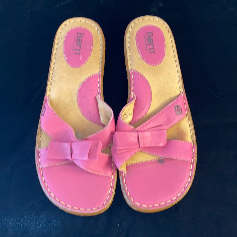 Born pink sandals